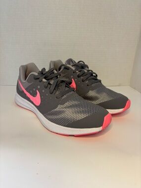 Nike Girls Sneakers Size 6Y